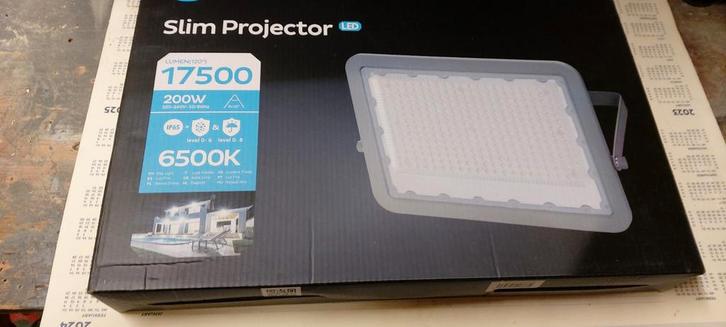 Aigostar LED Schijnwerper 200W Daglicht, Doe-het-zelf en Verbouw, Bouwverlichting, Nieuw, Lamp met armatuur, 200 tot 500 watt