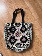 Mooie schoudertas met patroon, Ophalen of Verzenden, Zo goed als nieuw, Zwart, Schoudertasje