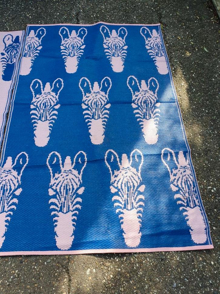 Roze Zebra Picknickmat - Blauw, Antiek en Kunst, Antiek | Kleden en Textiel, Ophalen of Verzenden