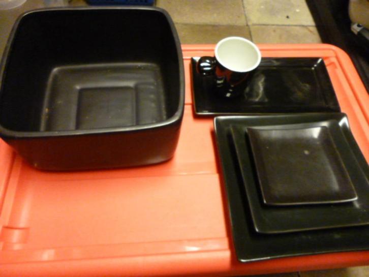 zwart mat Japan Japans servies opstaande rand sushi, Huis en Inrichting, Keuken | Servies, Zo goed als nieuw, Kop(pen) en/of Schotel(s)