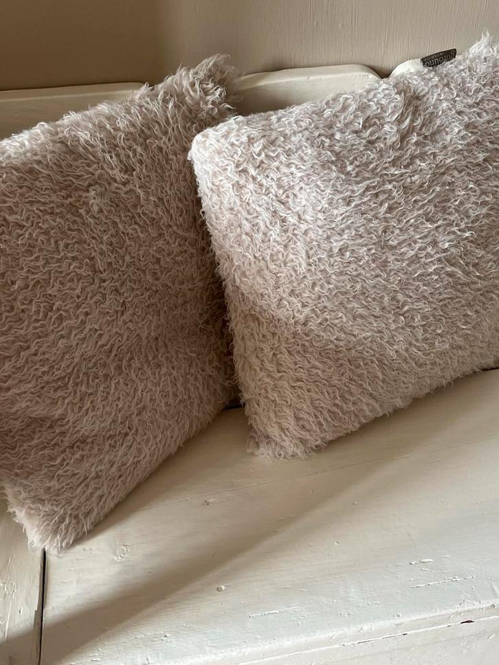 Goround Fluffie Kussen Zandkleur 40x40, Huis en Inrichting, Woonaccessoires | Kussens, Nieuw, Beige, Vierkant, Ophalen of Verzenden