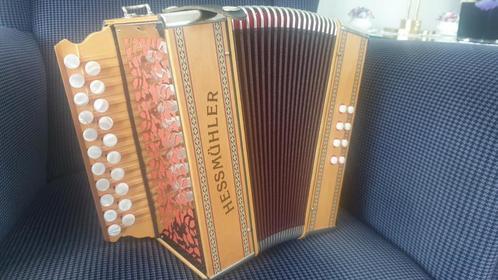 Trekharmonica  HESSMÜHLER, Muziek en Instrumenten, Accordeons, Zo goed als nieuw, Ophalen of Verzenden