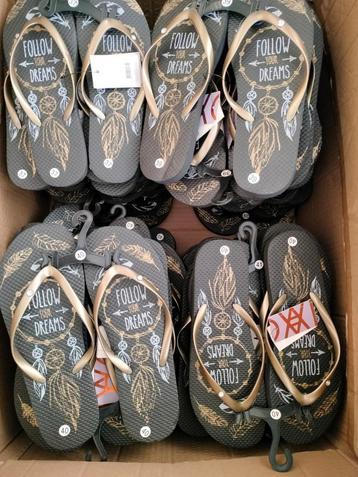 Slippers 'Follow Your Dreams' - Maat 37-40 beschikbaar voor biedingen