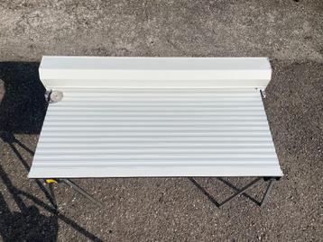 Wit rolluik 147 cm breed x 110 cm hoog zo goed als nieuw beschikbaar voor biedingen