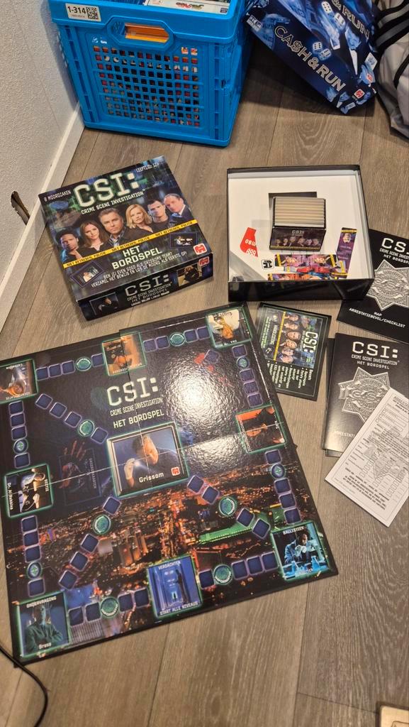 CSI: Crime Scene Investigation - Het Bordspel, Hobby en Vrije tijd, Gezelschapsspellen | Bordspellen, Zo goed als nieuw, Drie of vier spelers