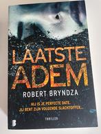 Robert Bryndza - Laatste adem, Boeken, Thrillers, Robert Bryndza, Ophalen of Verzenden, Zo goed als nieuw, Nederland