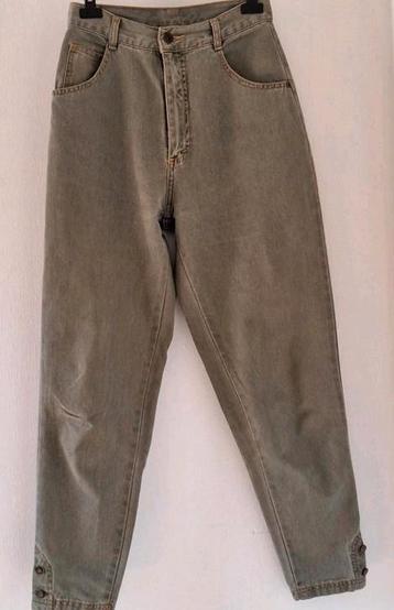 Forest and Fields jeans. Ballonmodel/ Barrel jeans. beschikbaar voor biedingen