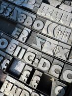 Oude drukletters zetletters loden letters, Ophalen