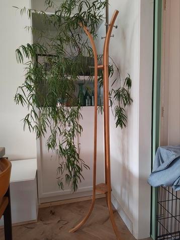 Houten Staande Kapstok - Mooie Design beschikbaar voor biedingen