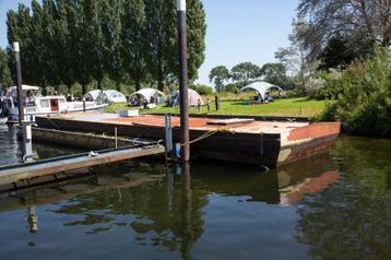 Te koop: Ponton beschikbaar voor biedingen