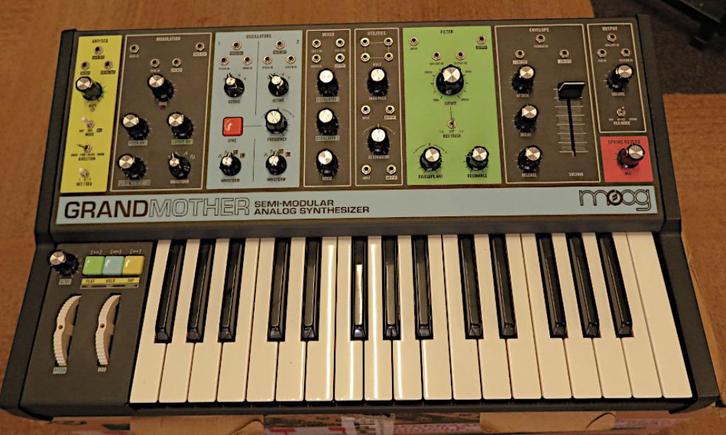 Moog Grandmother, Muziek en Instrumenten, Synthesizers, Zo goed als nieuw, 49 toetsen, Overige merken, Met midi-aansluiting, Ophalen