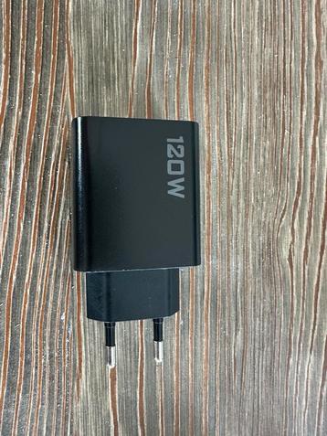 12 watt adapte 4 porten USB C & USB beschikbaar voor biedingen