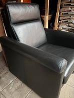 Zwart leren stoel ophalen in Hijken, Huis en Inrichting, Stoelen, Ophalen, Zwart, Leer, Zo goed als nieuw