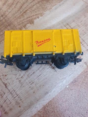 Goederen wagon 'Banane'. Lima HO beschikbaar voor biedingen