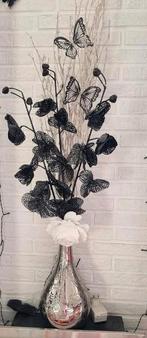 Mooie zilverkleurige vaas! Eventueel met decoratie & lampjes, Ophalen of Verzenden, Zo goed als nieuw, Zwart, Minder dan 50 cm