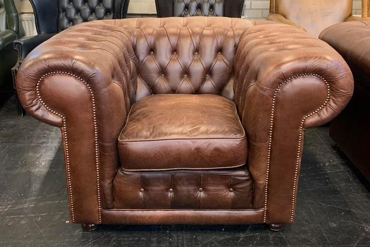 Prachtige Chesterfield Fauteuil Bruin., Huis en Inrichting, Fauteuils, Gebruikt, Leer, 125 cm of meer, 75 tot 100 cm, Ophalen of Verzenden