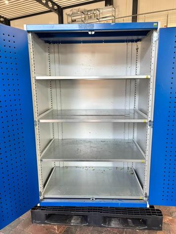 7 stuks Bott cubio systeemkast (dubbeldeurs werkplaatskast)  beschikbaar voor biedingen