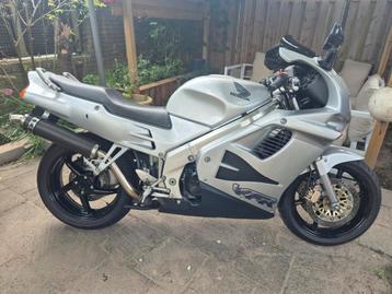 Honda VFR 750F rc36-2  beschikbaar voor biedingen