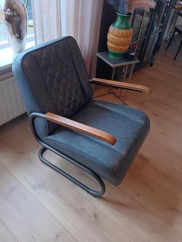 1 zeer mooie als nieuwe fauteuil beschikbaar voor biedingen