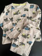 Maat 110/116 Pyama beige met autos, Ophalen of Verzenden, Zo goed als nieuw, Jongen, Nacht- of Onderkleding