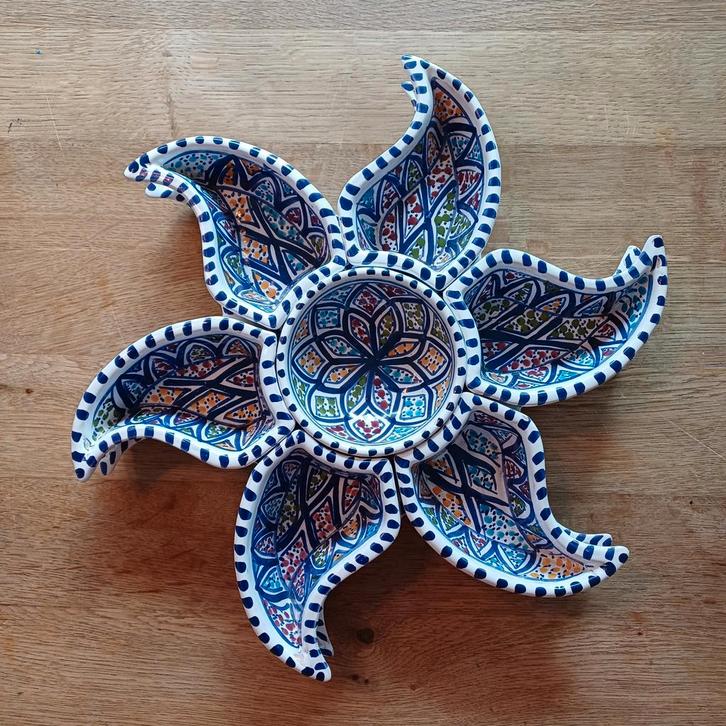 Borrelplank met schaaltjes en kom, Huis en Inrichting, Woonaccessoires | Schalen en Manden, Gebruikt, Schaal, Overige vormen, Porselein of Keramiek