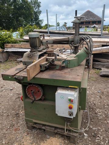 Spindelfreesmachine beschikbaar voor biedingen