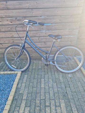 Ouwe sloop fiets beschikbaar voor biedingen