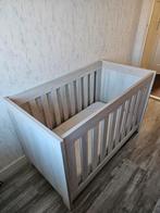 Ledikant, commode en plankje voor een babykamer, Ophalen, Zo goed als nieuw, Jongetje of Meisje