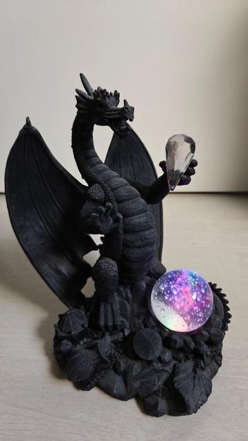 Beeld van een draak (29 cm) beschikbaar voor biedingen