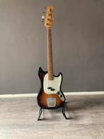 Fender Mustang bas, 2022, shortscale, sunburst, Muziek en Instrumenten, Snaarinstrumenten | Gitaren | Bas, Ophalen, Zo goed als nieuw