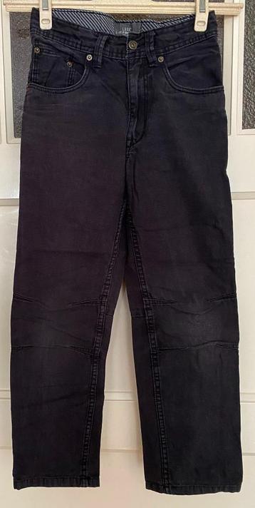 Jongens broek, t-shirt LM, t-shirts KM, 134-140, los te koop beschikbaar voor biedingen