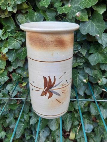 Vintage bloempot / vaas creme/bruin met bloem beschikbaar voor biedingen