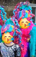 Foam pruik krullen met verlichting carnaval, Ophalen of Verzenden, Zo goed als nieuw, Carnaval