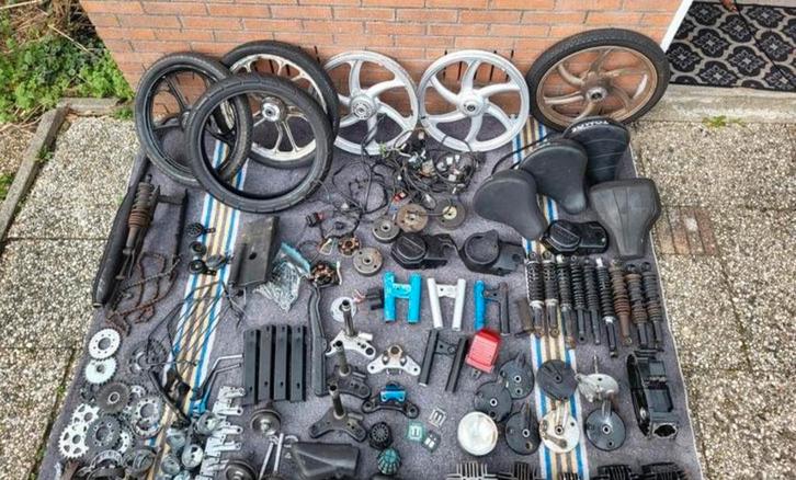 Tomos onderdelen A3/35/55 frames blokken etc 49/65cc, Fietsen en Brommers, Brommeronderdelen | Algemeen, Zo goed als nieuw, Cilinder