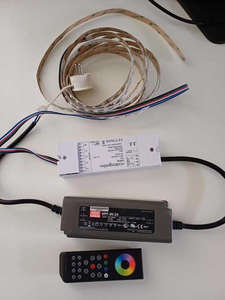 Ledstrip met Driver en Afstandsbediening, Huis en Inrichting, Lampen | Hanglampen, Gebruikt, Minder dan 50 cm, Kunststof, Metaal