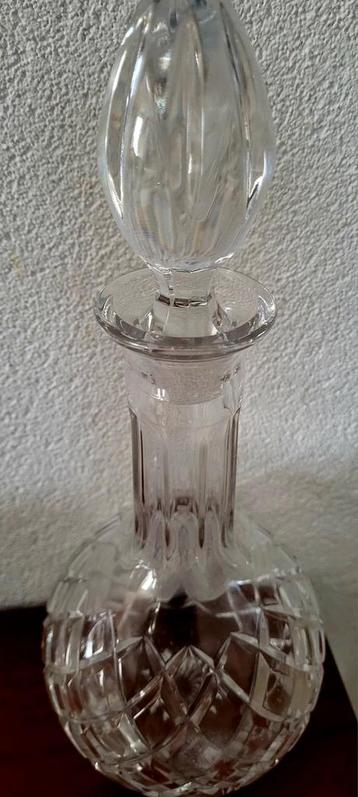 1 scheepskaraf  en 2 kristallen karaffen beschikbaar voor biedingen