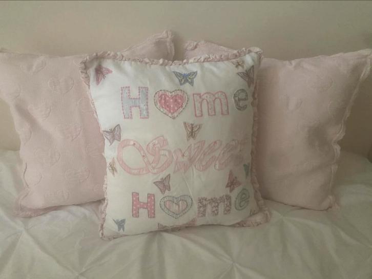 Zara Home kussenhoezen – meisjeskamer, Kinderen en Baby's, Kinderkamer | Beddengoed, Gebruikt, Hoeslaken of Sloop, Roze, Meisje