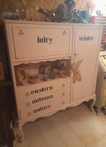 Queen Ann Kast beschikbaar voor biedingen