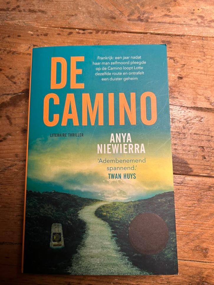 Anya Niewierra - De Camino, Boeken, Thrillers, Zo goed als nieuw, Ophalen of Verzenden