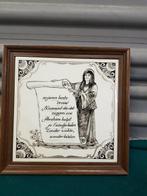 Wandtegel Sarah, groot, in houten lijst van plateelbakkerij, Huis en Inrichting, Woonaccessoires | Schilderijen, Tekeningen en Foto's