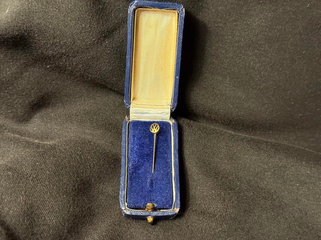 Gouden Vintage Volkswagen VW Dasher Pin Badge met Doos, Ophalen of Verzenden