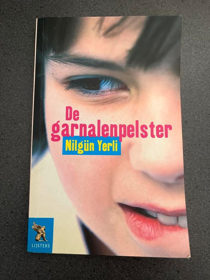 De Garnalenpelster - Nilgün Yerli, Boeken, Romans, Zo goed als nieuw, Nederland, Ophalen of Verzenden