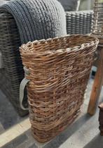 Smalle mand rotan rattan, Antiek en Kunst, Curiosa en Brocante, Ophalen of Verzenden