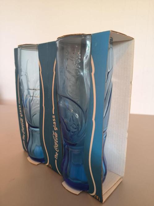 Coca cola glazen blauw 2 stuks, Huis en Inrichting, Keuken | Servies, Nieuw, Glas of Glazen, Overige stijlen, Glas, Ophalen of Verzenden