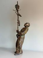 Bronzen beeld man met vaandel, Ophalen of Verzenden