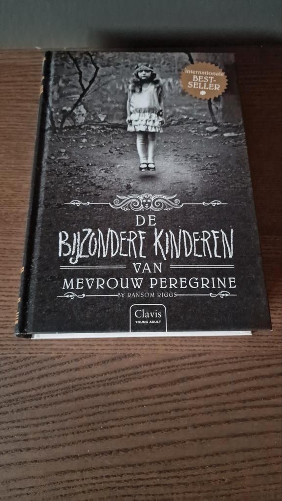 De Bijzondere Kinderen van Mevrouw Peregrine, Boeken, Kinderboeken | Jeugd | onder 10 jaar, Zo goed als nieuw, Fictie algemeen