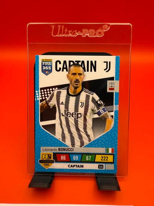 Leonardo Bonucci CAPTAIN kaart – Panini FIFA 365 – Core –326, Verzamelen, Sportartikelen en Voetbal, Zo goed als nieuw, Poster, Plaatje of Sticker