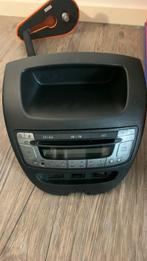 Originele autoradio voor Citroën c1 peugeot 107 toyota  ygo, Ophalen, Zo goed als nieuw