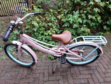 Mooie roze Super Super kinderfietsje beschikbaar voor biedingen