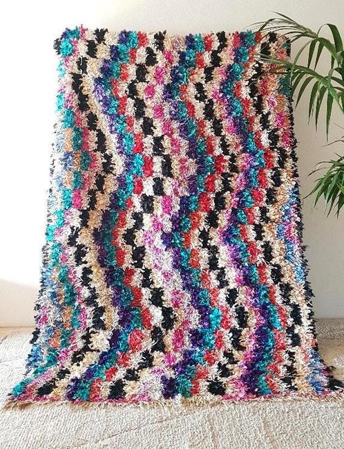 Marokkaans vintage Berber Boucherouite nieuw uit Marokko, Huis en Inrichting, Stoffering | Tapijten en Kleden, Nieuw, 150 tot 200 cm